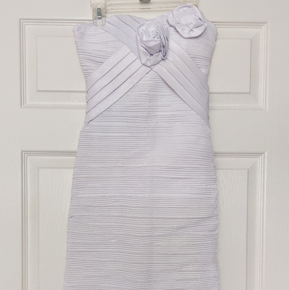 White, textured bodycon minidress with Dual Rose embellishment
